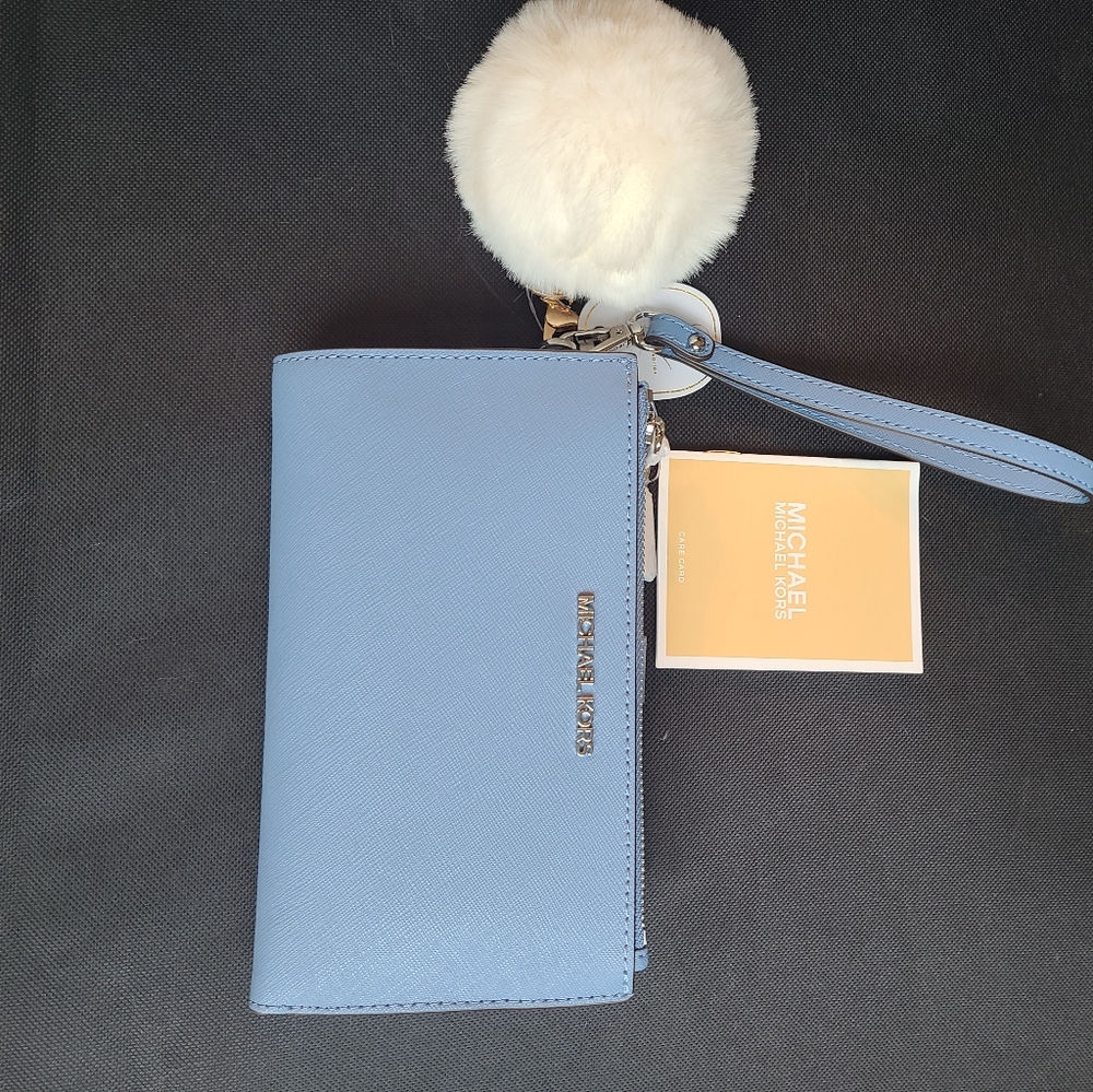 SOLDIMichael kors wallet wristlet jet set